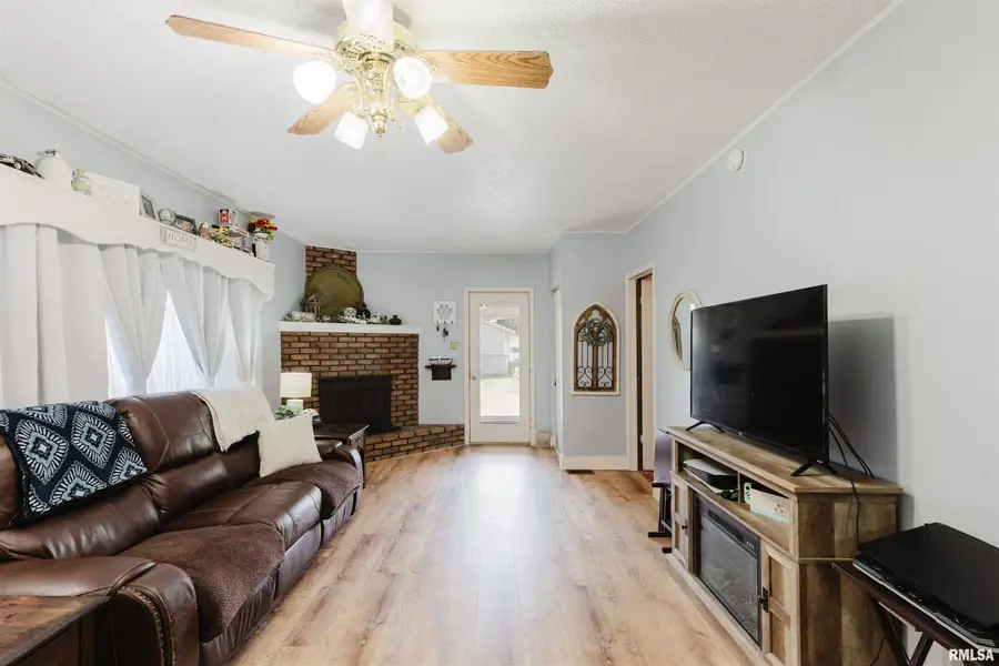 513 N 21st Street, Herrin, IL 62948 - #3