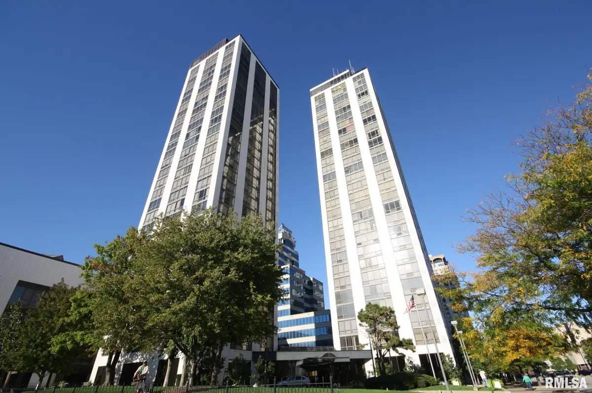 125 SW Jefferson Avenue #W23A, Peoria, IL 61602 - #1