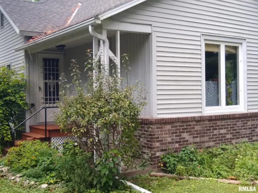 499 S Front Street, Bushnell, IL 61422 - #3
