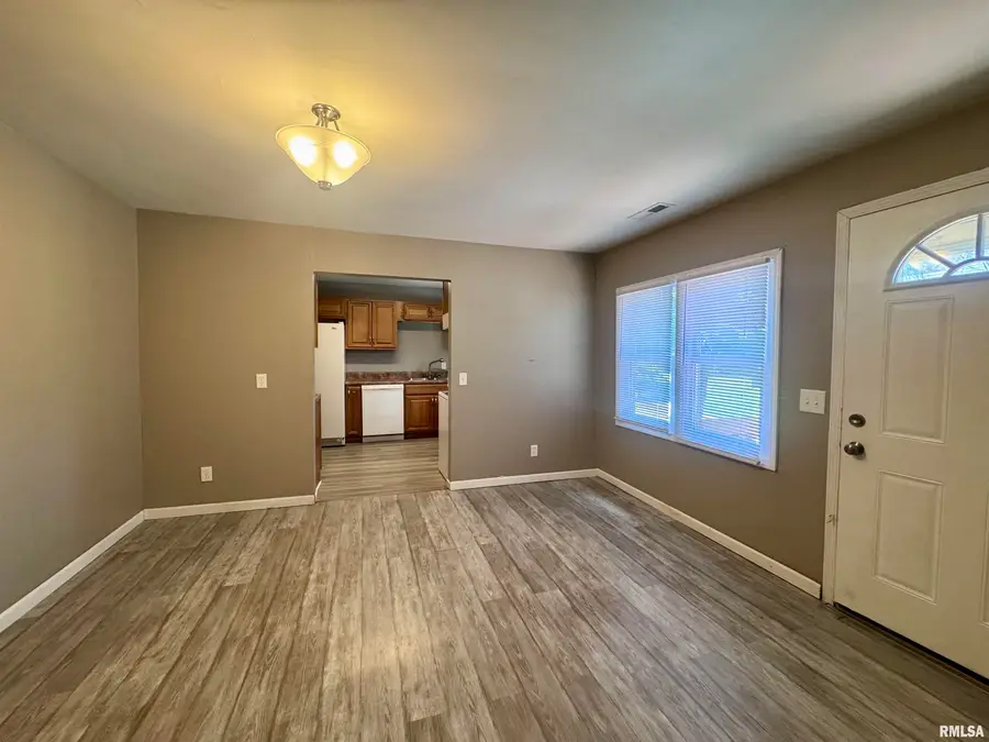 403 E Murray Street, Macomb, IL 61455 - #3