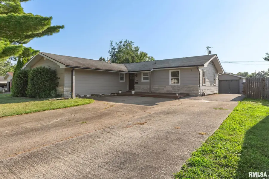 904 Cedar Lane, Marion, IL 62959 - #3
