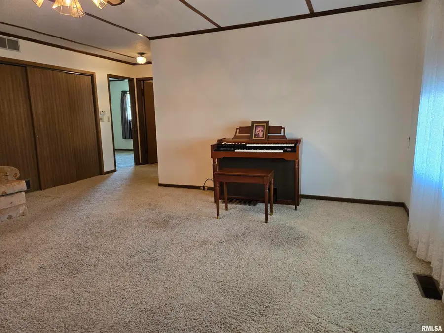 203 Orchard Drive, La Harpe, IL 61450 - #3