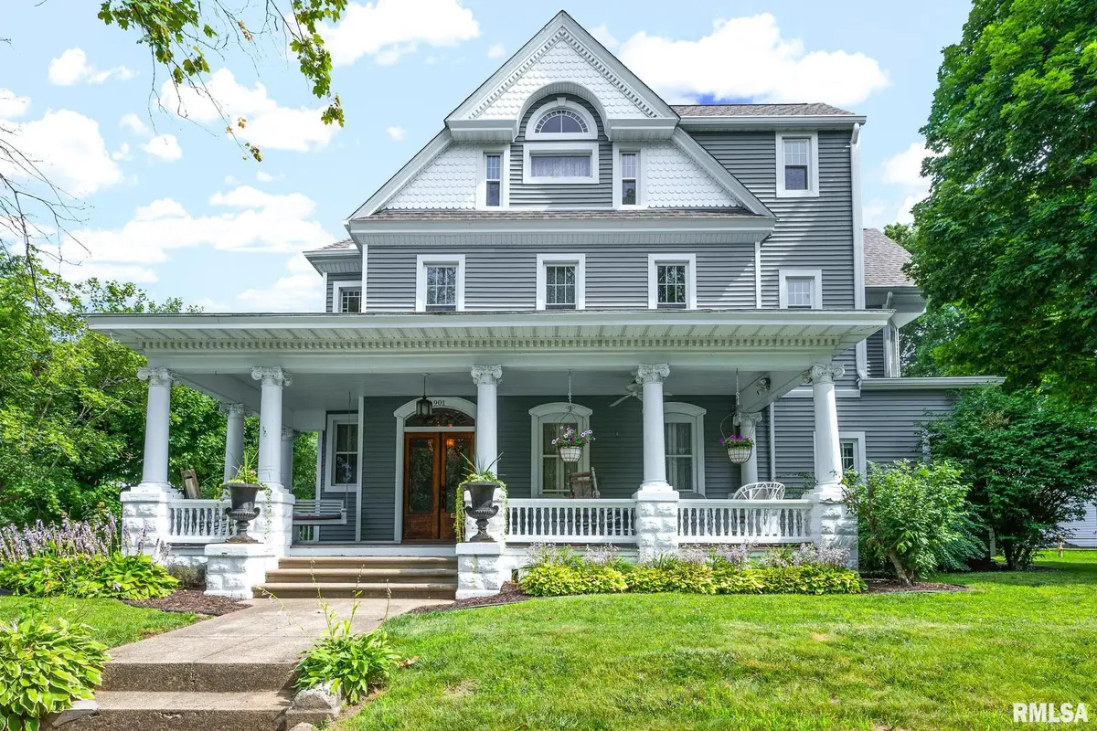901 Washington Street, Pekin, IL 61554 - #1