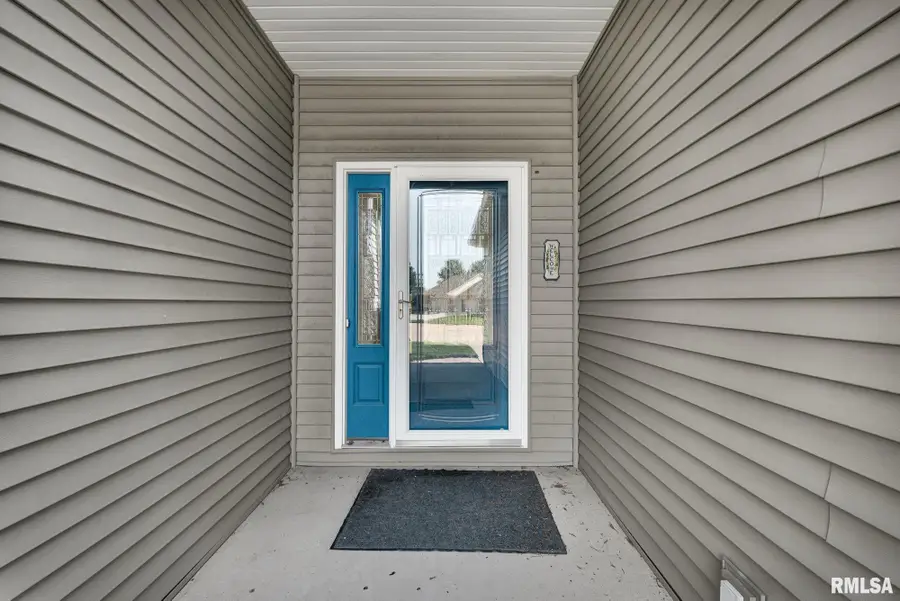 1603 W Holland Court, Chillicothe, IL 61523 - #2