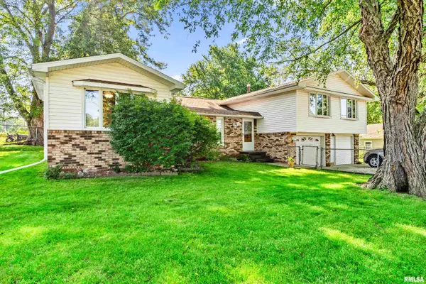 109 N Laurel Street, Elmwood, IL 61529
