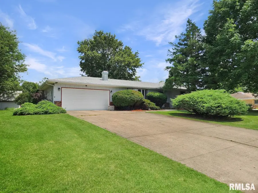 500 N Oak Street, Toulon, IL 61483 - #2