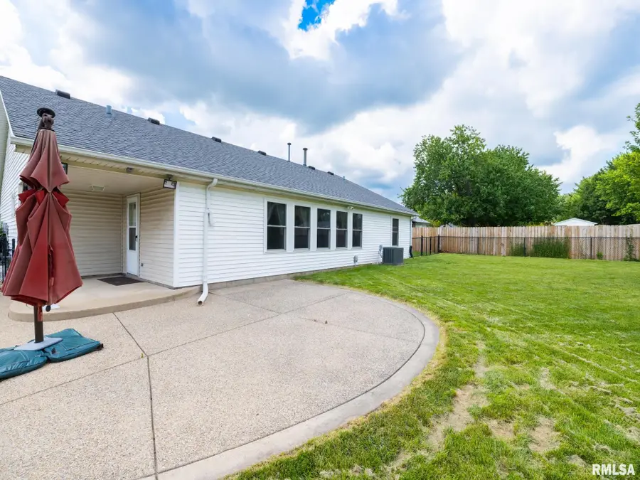 6210 N Frostwood Parkway, Peoria, IL 61615 - #3