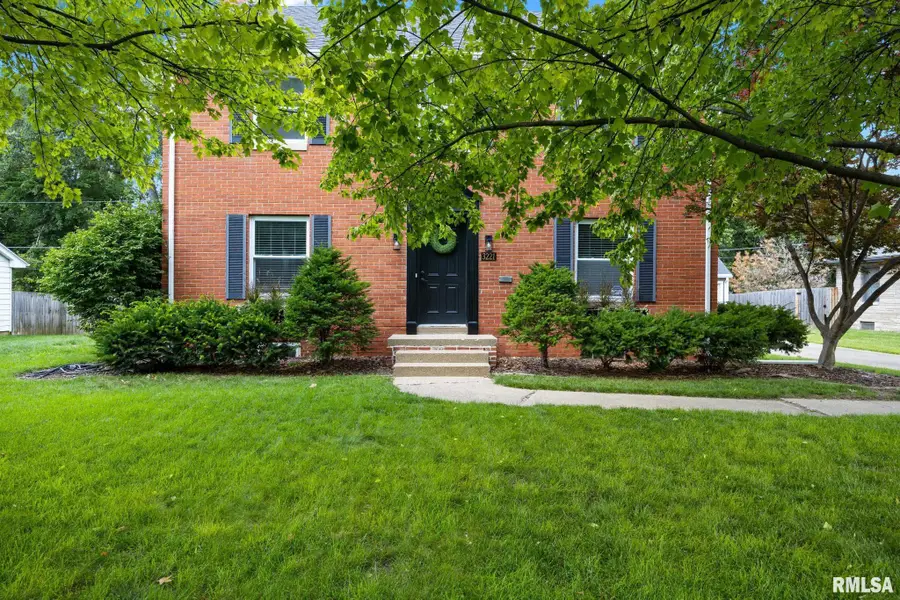 3221 N Bigelow Street, Peoria, IL 61604 - #2