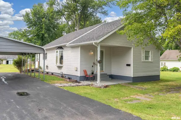 1516 W Maple Street, Herrin, IL 62948