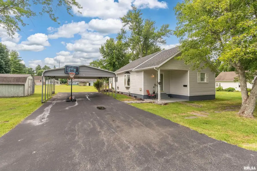 1516 W Maple Street, Herrin, IL 62948 - #2