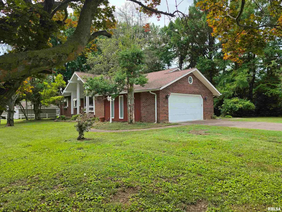 600 W 9th Street, Johnston City, IL 62951 - #2