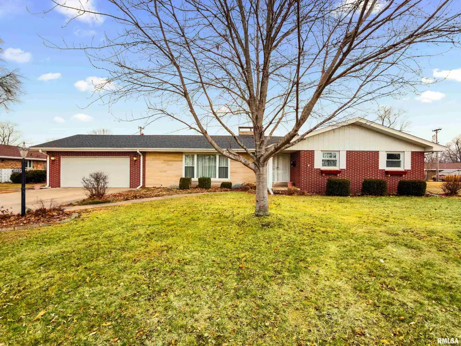 1013 W Beech Street, Chillicothe, IL 61523 - #2