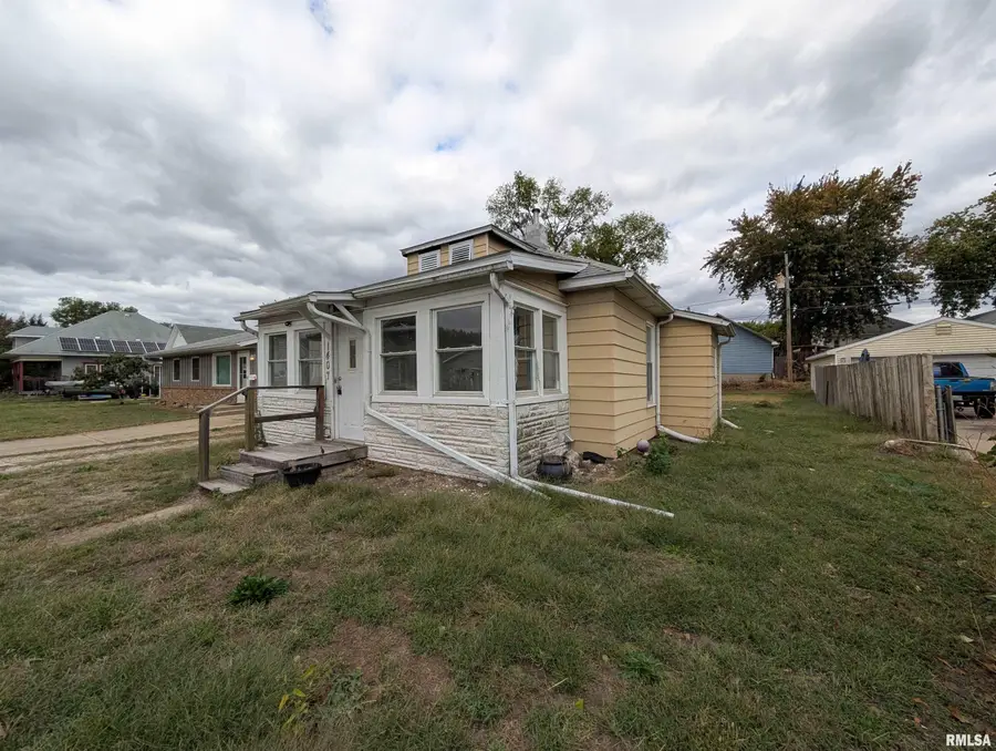 1407 Martha Street, Pekin, IL 61554 - #2