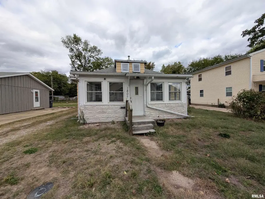 1407 Martha Street, Pekin, IL 61554 - #3