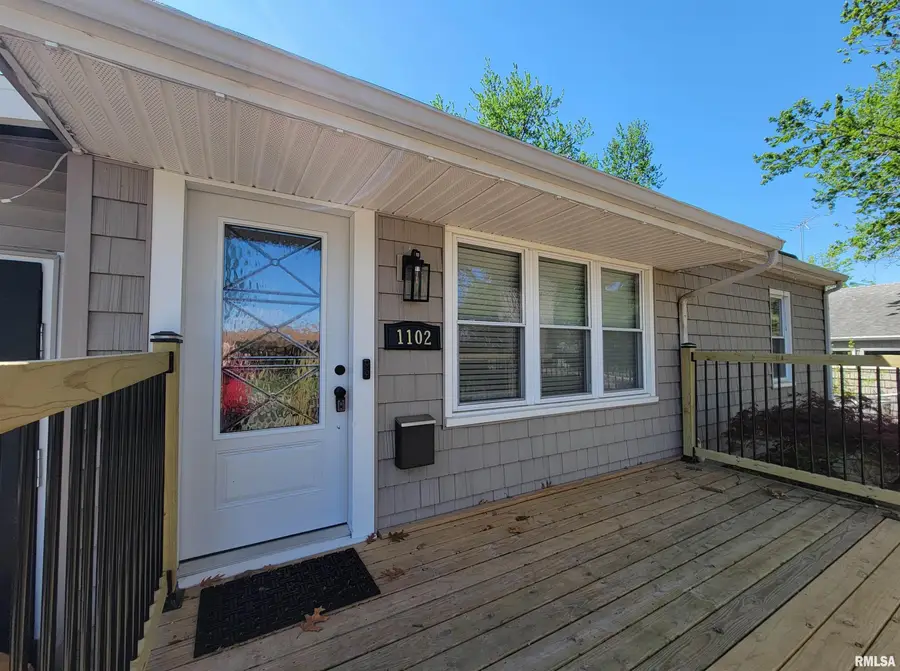 1102 Coolidge Avenue, Pekin, IL 61554 - #3