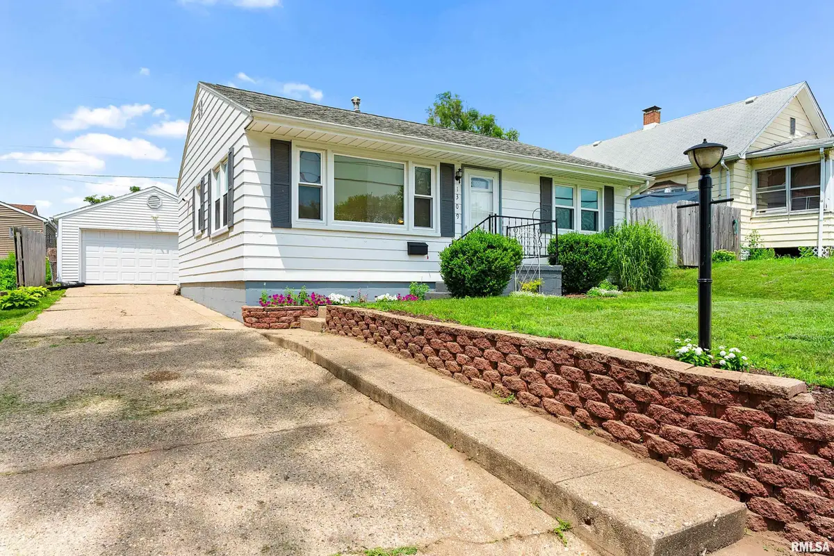 1309 S 14th Street, Pekin, IL 61554 - #1