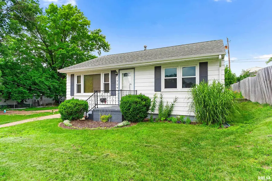 1309 S 14th Street, Pekin, IL 61554 - #2