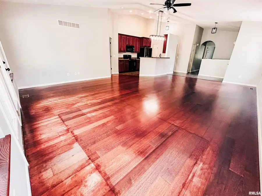 1105 Bayberry Lane, Macomb, IL 61455 - #3