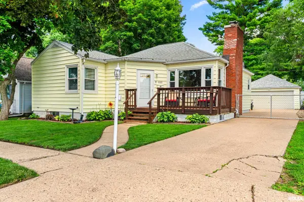 1322 S 9th Street, Pekin, IL 61554