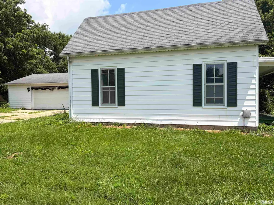 449 W Fort Street, Farmington, IL 61531 - #2