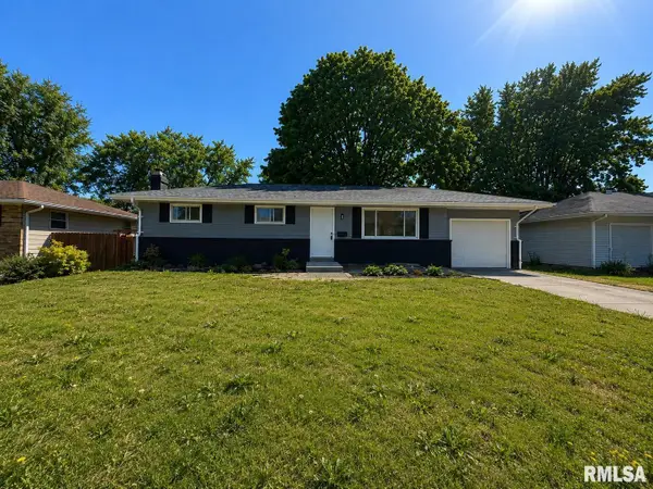 3202 W Birkshire Drive, Peoria, IL 61614