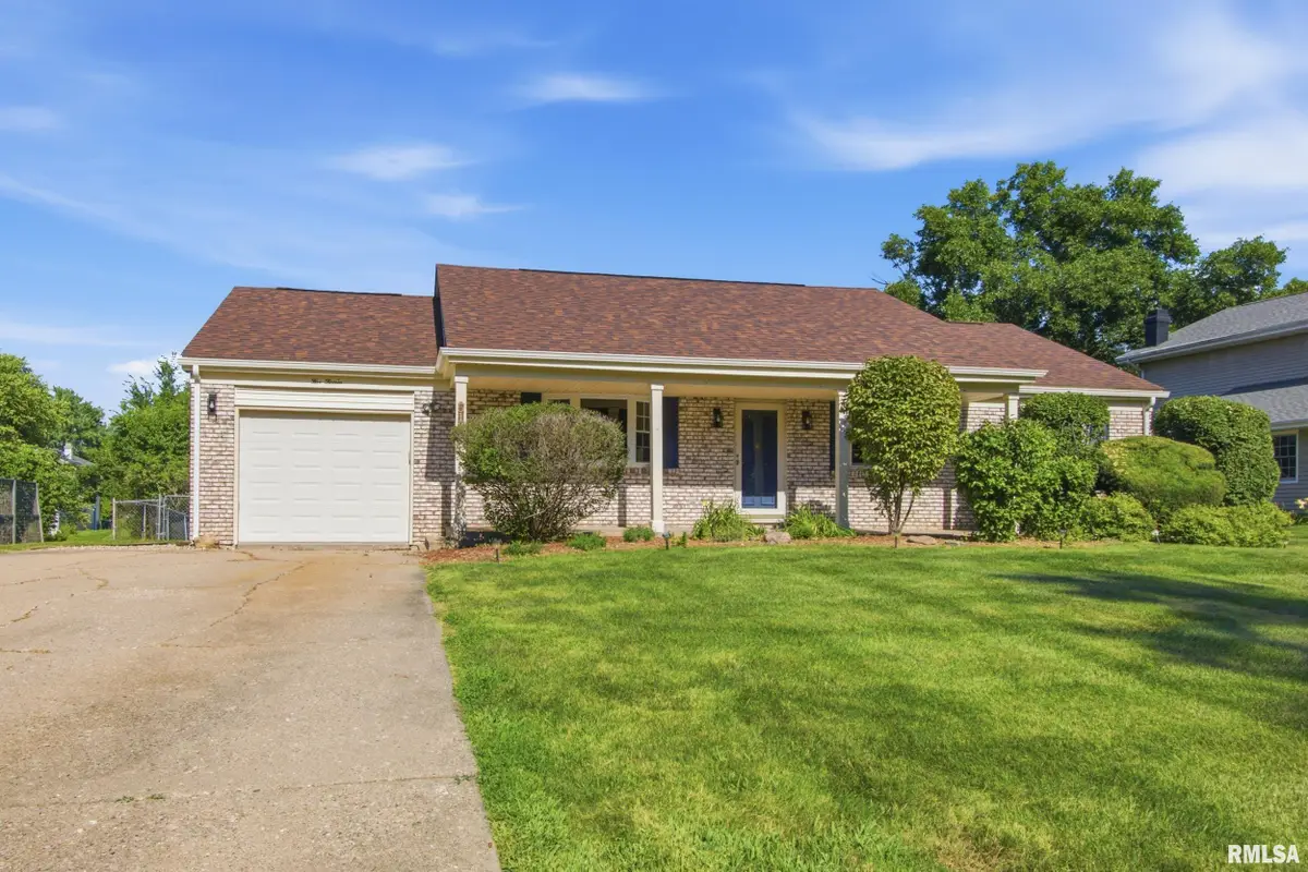 513 Meadow Drive, Macomb, IL 61455 - #1