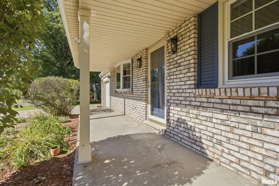 513 Meadow Drive, Macomb, IL 61455 - #2