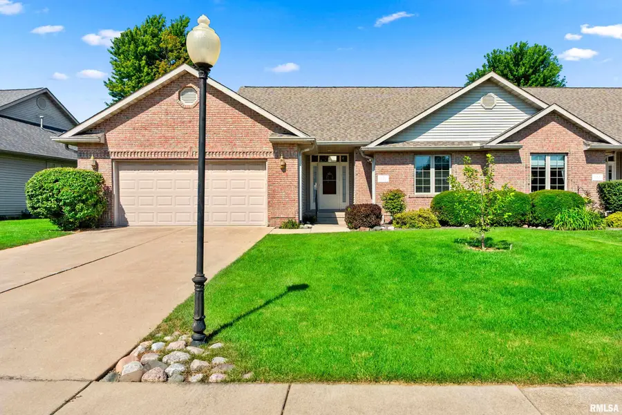 111 Hickory Lane, Pekin, IL 61554 - #2
