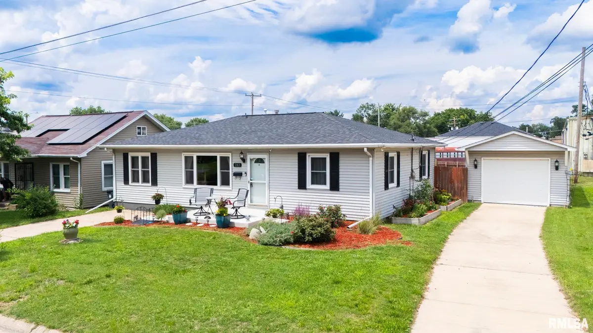 283 Herman Street, Pekin, IL 61554 - #1