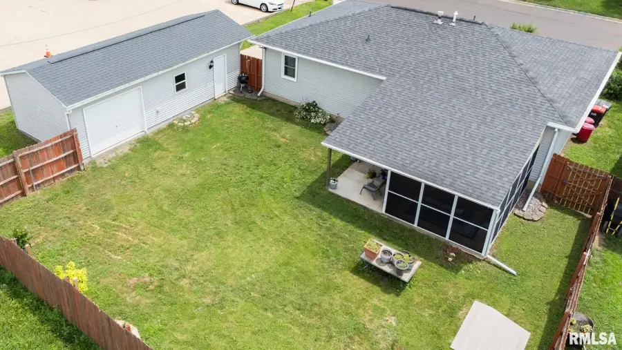 283 Herman Street, Pekin, IL 61554 - #3