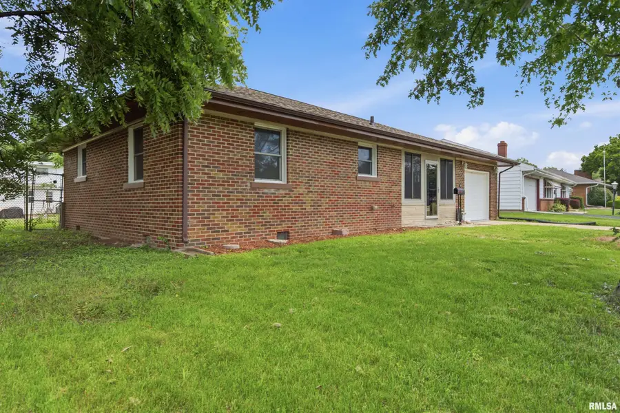 1113 W Westwood Drive, Peoria, IL 61614 - #3
