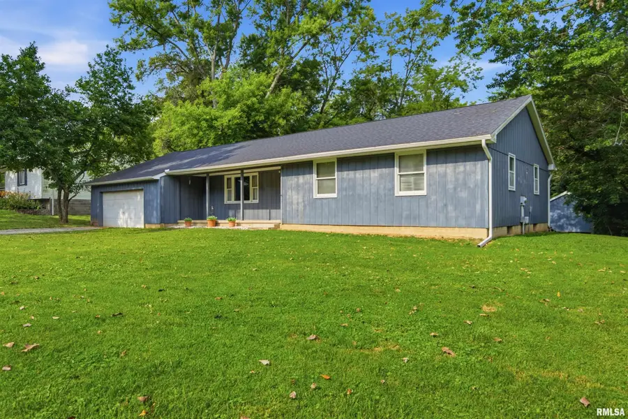 1109 S Creve Coeur Avenue, Creve Coeur, IL 61610 - #2