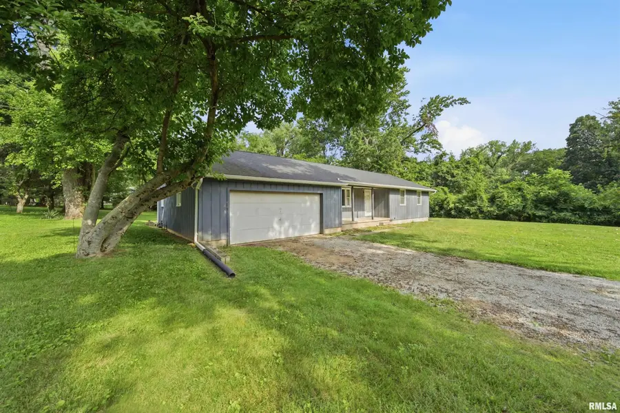 1109 S Creve Coeur Avenue, Creve Coeur, IL 61610 - #3