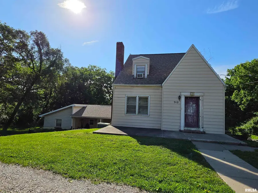 910 Pekin Avenue, Creve Coeur, IL 61610 - #2