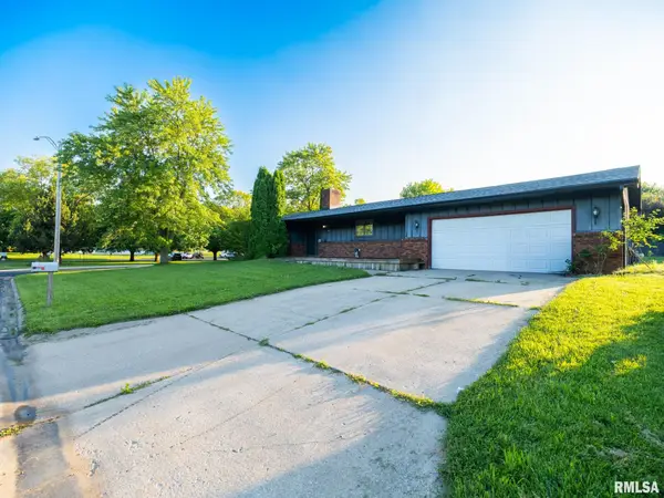 901 Theodore Street, Roanoke, IL 61561