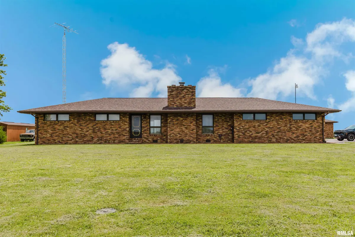 9853 E Illinois Highway 148, Bonnie, IL 62816 - #1