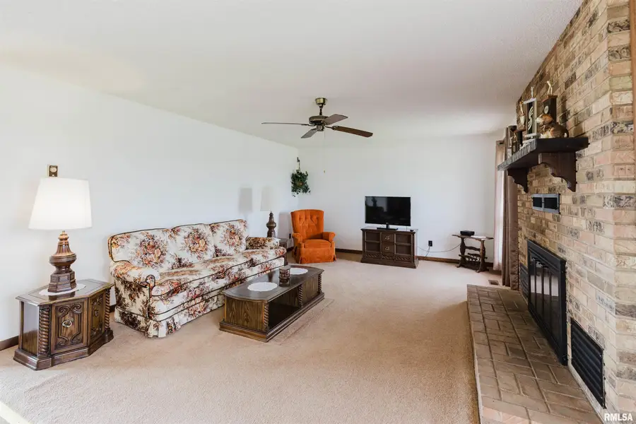 9853 E Illinois Highway 148, Bonnie, IL 62816 - #2