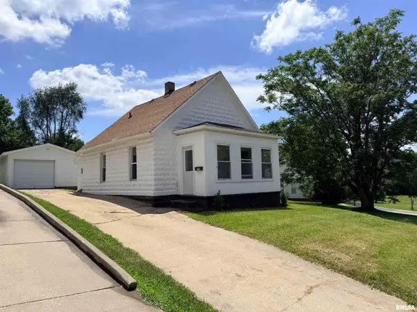 378 Fulton Place, Canton, IL 61520