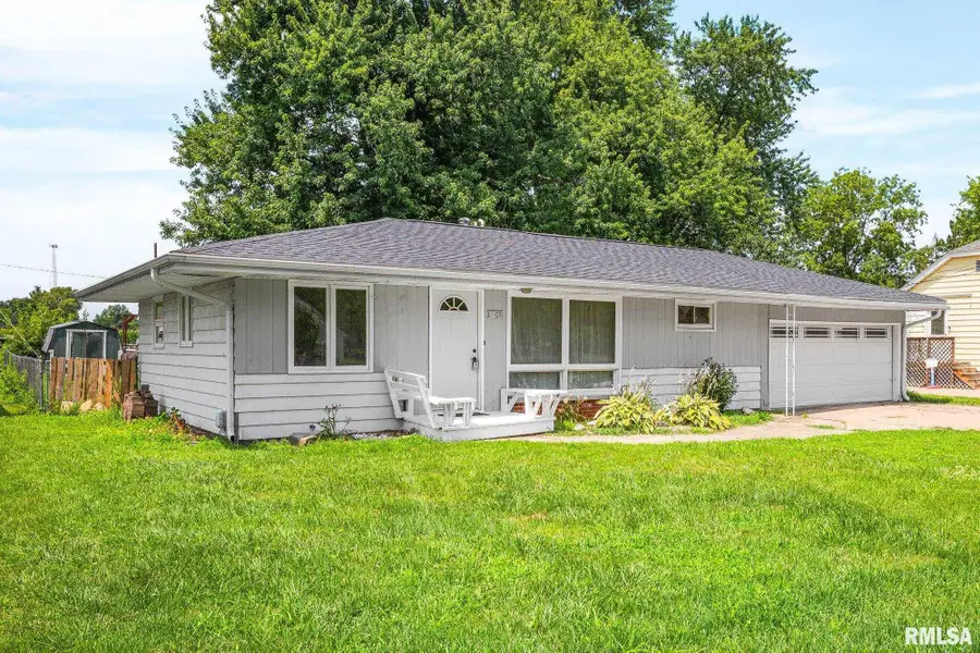 407 N West Street, Tremont, IL 61568 - #2