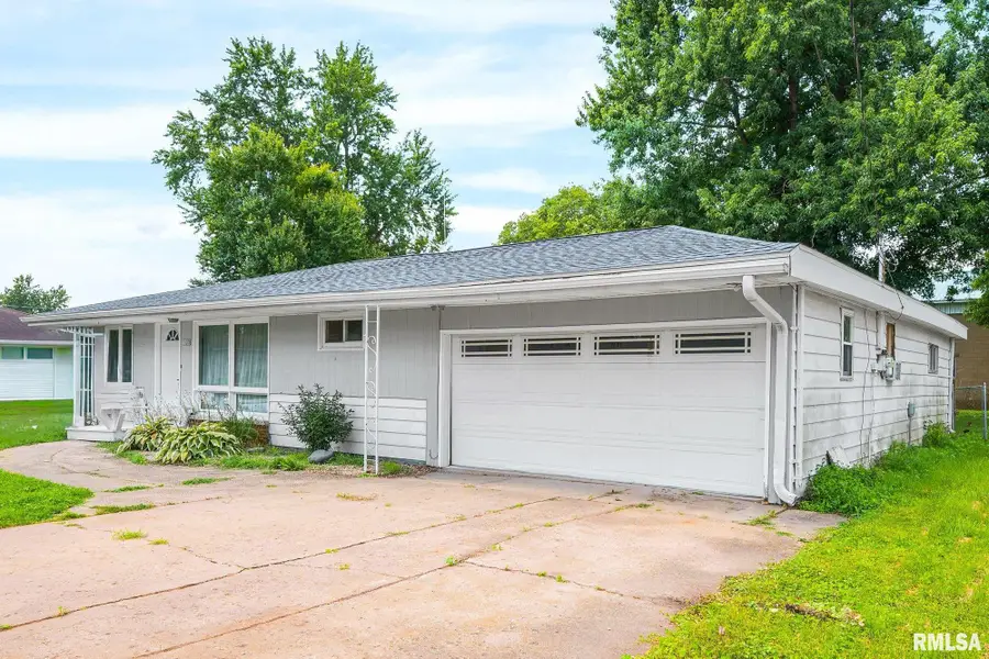 407 N West Street, Tremont, IL 61568 - #3