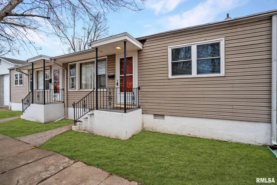 301 N 12th Street, Herrin, IL 62948 - #3