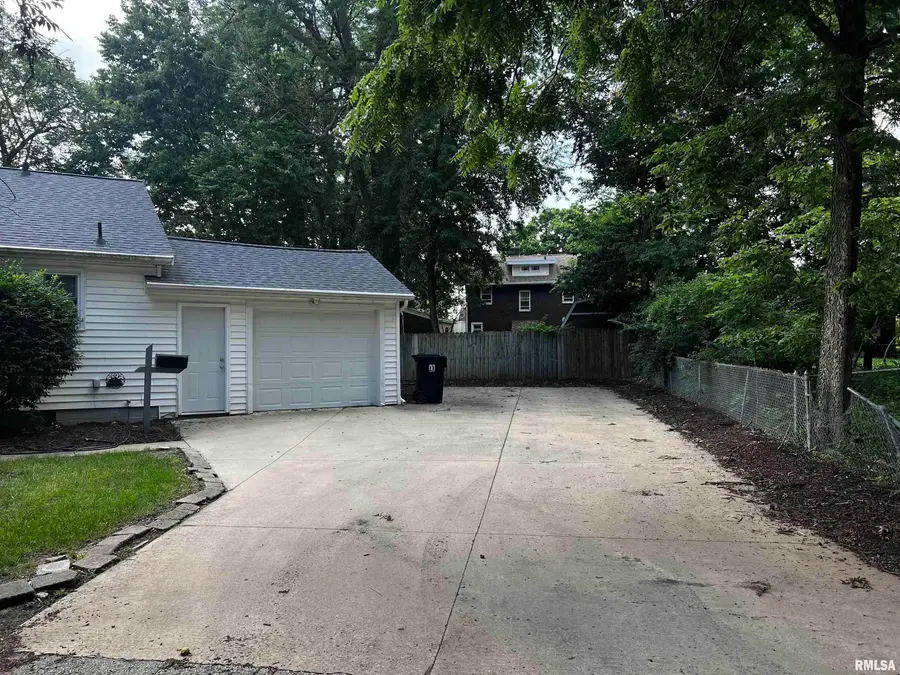 505 1/2 Bowles Drive, Normal, IL 61761 - #2
