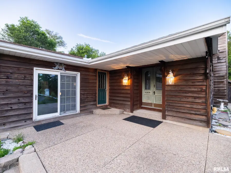 132 Greenlawn Court, East Peoria, IL 61611 - #2
