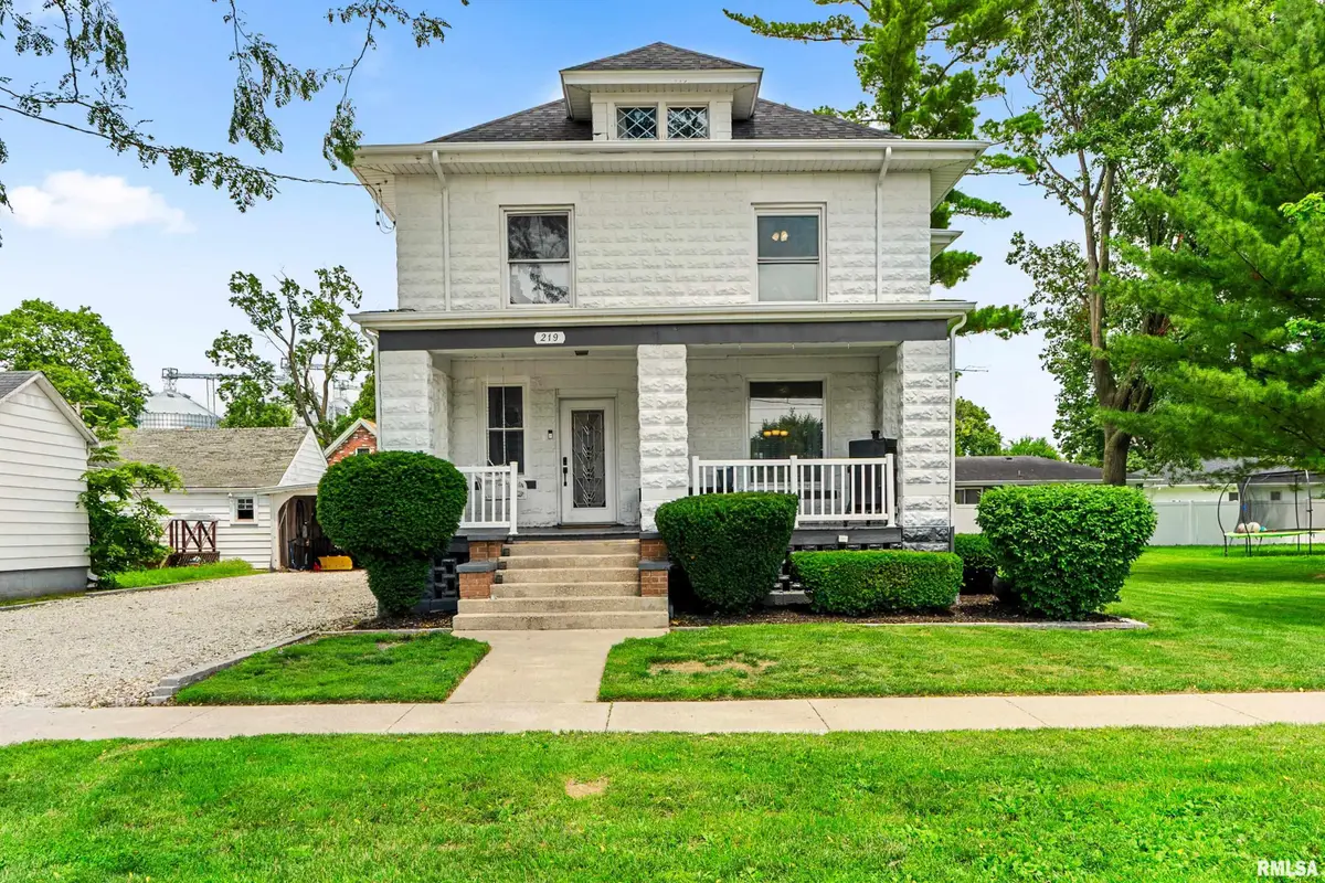 219 W Thomas Street, Toulon, IL 61483 - #1