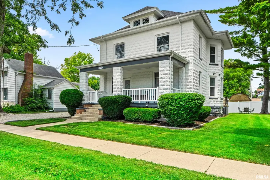 219 W Thomas Street, Toulon, IL 61483 - #3