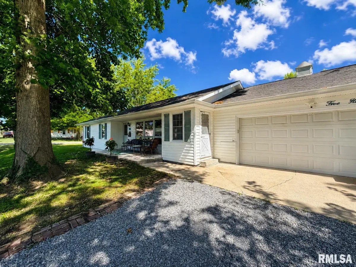 500 N 8th Street, Herrin, IL 62948 - #1