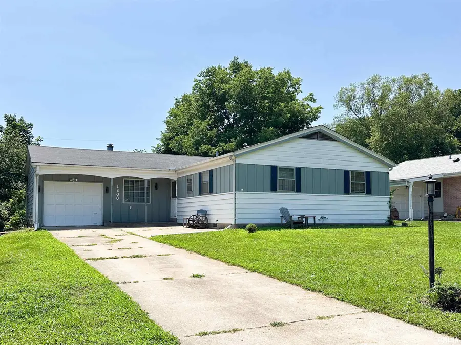 1800 E Saint Jude Court, Peoria Heights, IL 61616 - #2