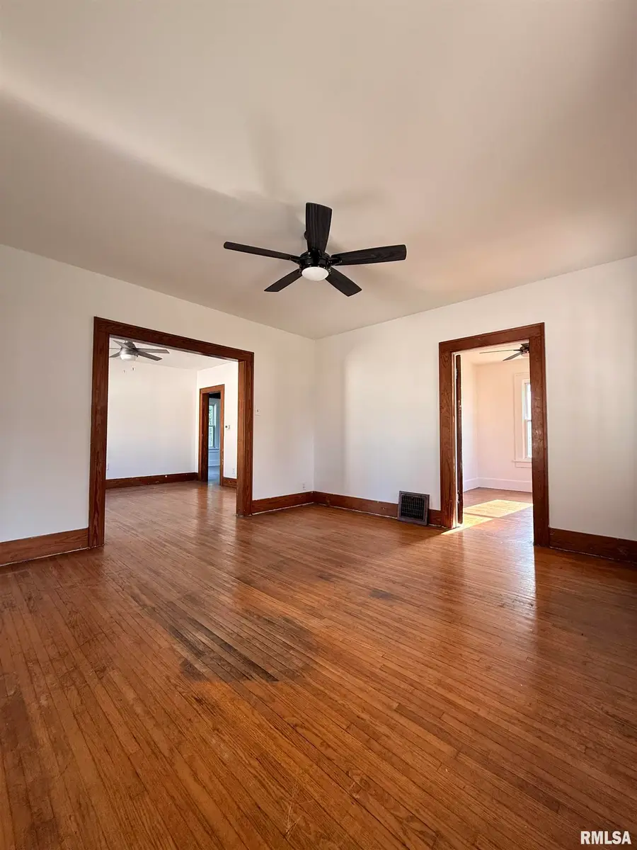 427 W Washington Street, Macomb, IL 61455 - #2