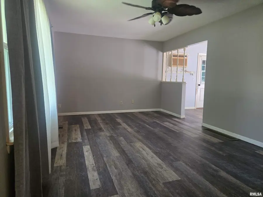513 S Marion Street, Carthage, IL 62321 - #3