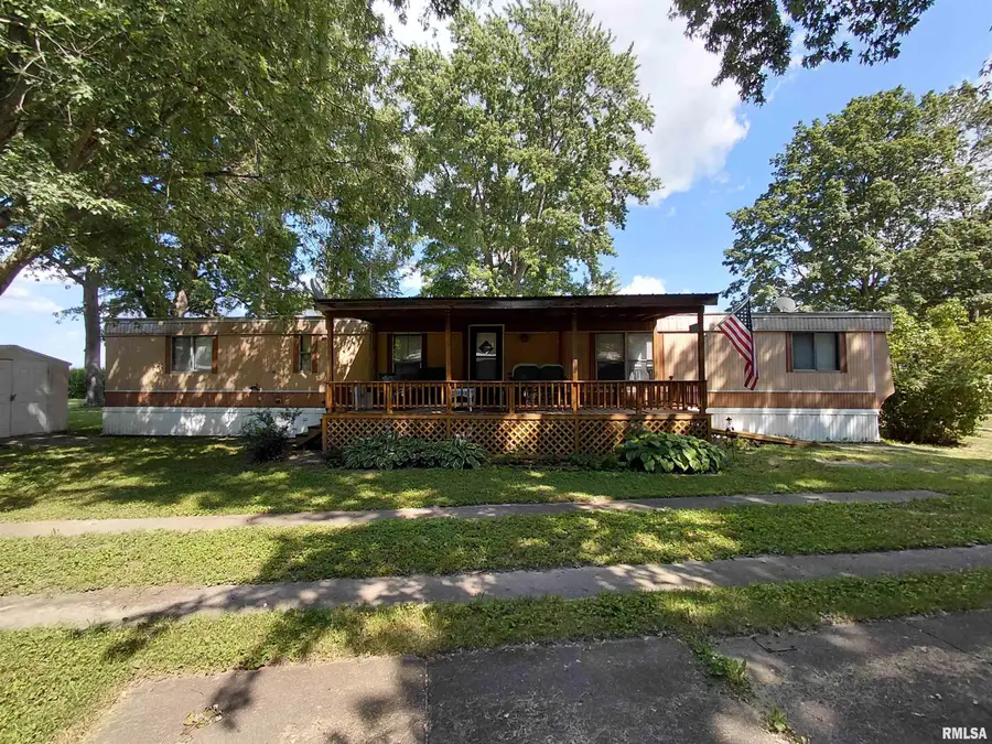 1100 W Locust Street, Canton, IL 61520 - #2